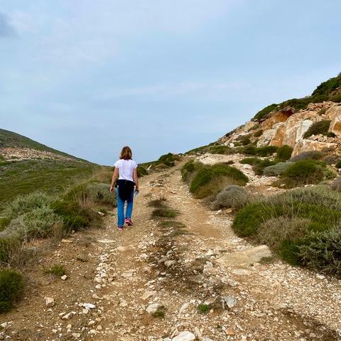 Cécile sur le chemin au plus haut